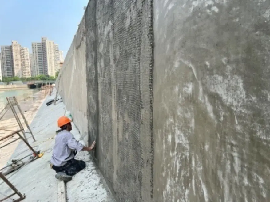 Guarding the city and strengthening flood prevention walls